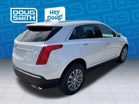 Used 2017 Cadillac XT5 Luxury w/ Driver Awareness Package FWD image 5