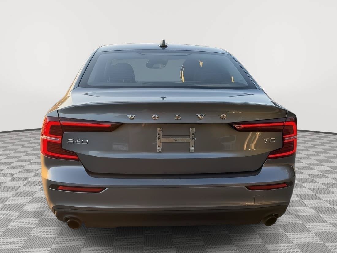 Used 2020 Volvo S60 T5 Momentum FWD image 6