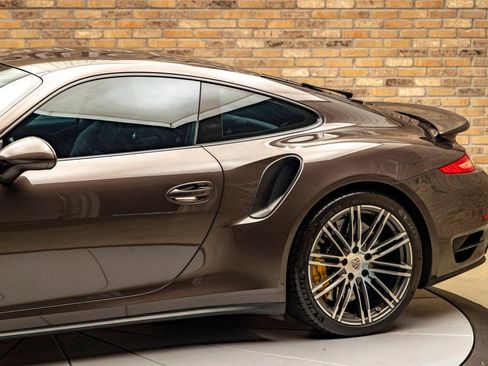 Used 2015 Porsche 911 4 Coupe image 8