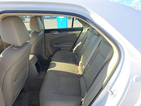 Used 2012 Chrysler 300 Limited image 20