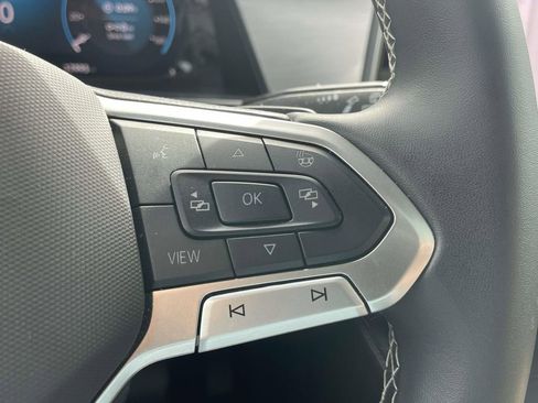 Used 2025 Volkswagen Atlas Cross Sport SE w/ Panoramic Sunroof Package image 22