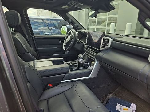 Used 2024 Toyota Tundra Platinum AWD/4WD image 7