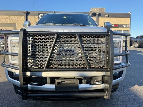 Used 2019 Ford F250 Platinum image 4