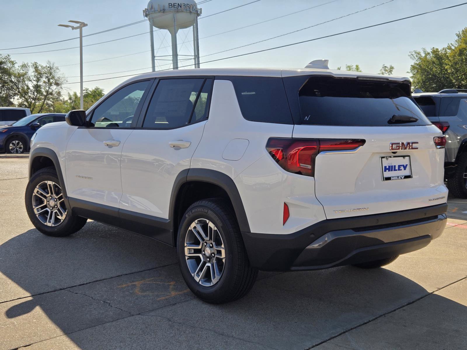New 2027 GMC Terrain Elevation FWD image 3