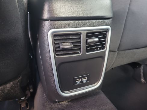 Used 2022 Chrysler 300 Touring w/ Sport Appearance Package AWD/4WD image 13
