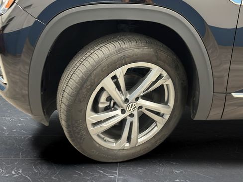 Used 2024 Volkswagen Atlas Cross Sport SEL R-Line AWD/4WD image 36