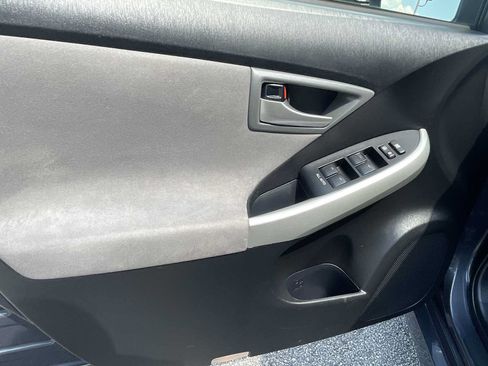 Used 2014 Toyota Prius Three FWD image 11