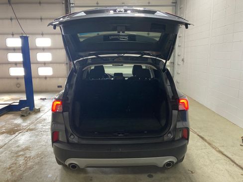 Used 2022 Ford Escape SE image 13
