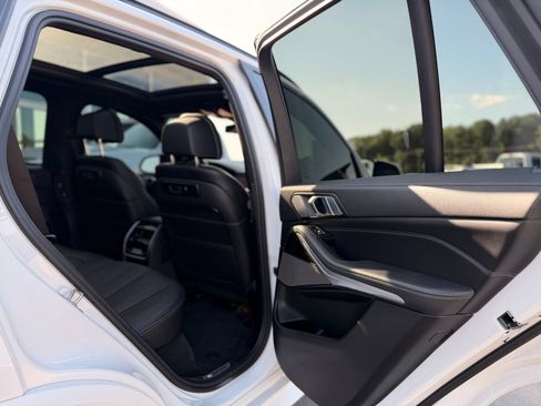 Used 2020 BMW X5 xDrive40i w/ M Sport Package AWD/4WD image 29