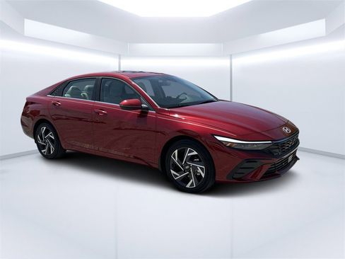 New 2025 Hyundai Elantra Limited image 1