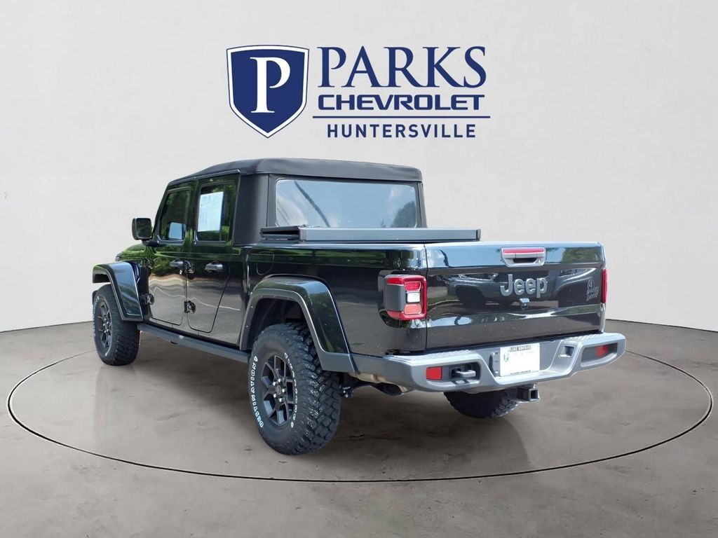 Used 2024 Jeep Gladiator Sport AWD/4WD image 30