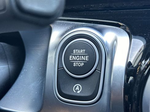 New 2025 Mercedes-Benz GLB 250 250 image 28