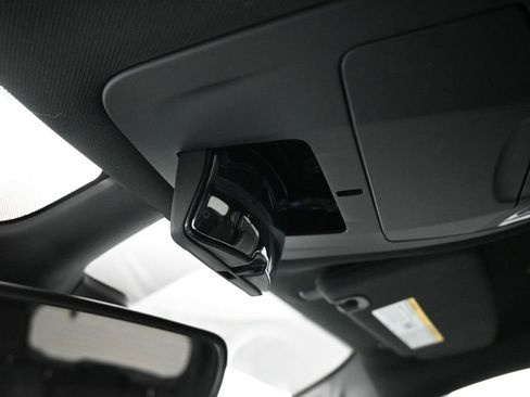 Used 2024 Chrysler Pacifica Touring image 30