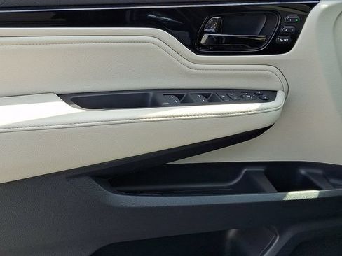 Used 2025 Honda Odyssey Elite image 15