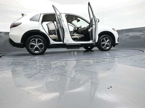 Used 2024 Honda HR-V EX-L image 47