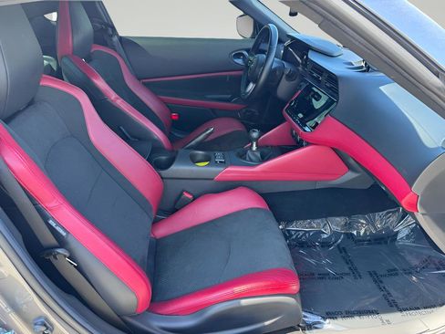Used 2024 Nissan Z Performance w/ Floor Mat Package RWD image 28