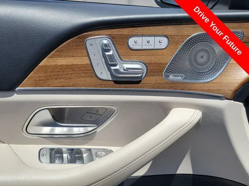 Used 2022 Mercedes-Benz GLS 450 4MATIC image 18