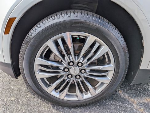 Used 2017 Cadillac XT5 Premium Luxury AWD/4WD image 12