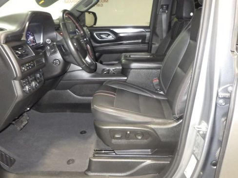 Used 2023 Chevrolet Suburban RST w/ Sport Performance Package AWD/4WD image 8
