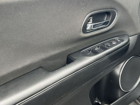 Used 2022 Honda HR-V EX image 15