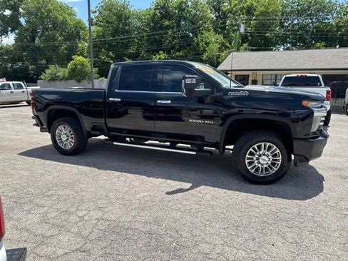 Used 2020 Chevrolet Silverado 2500 High Country w/ Technology Package AWD/4WD image 12