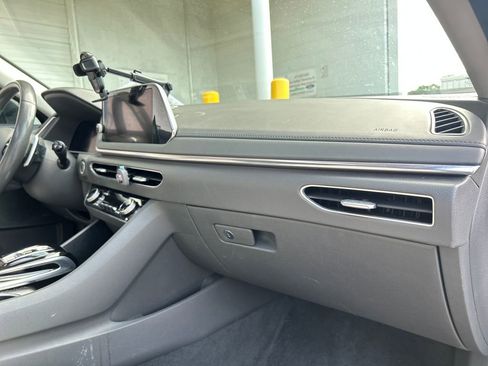 Used 2022 Hyundai Sonata Limited w/ Cargo Package FWD image 16