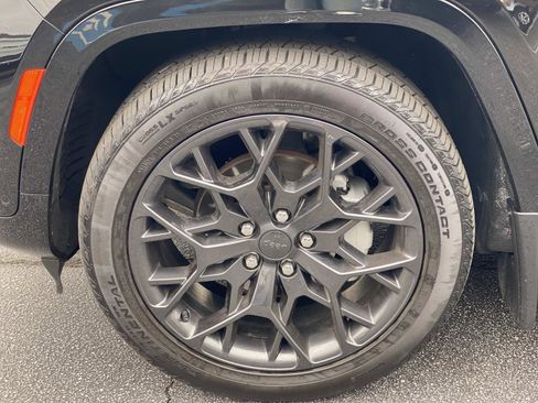 Certified 2025 Jeep Grand Cherokee Summit image 12