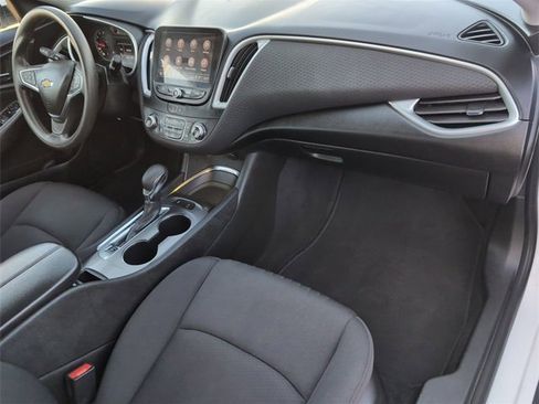 Certified 2024 Chevrolet Malibu LT image 28