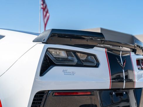 Used 2019 Chevrolet Corvette Z06 RWD image 9