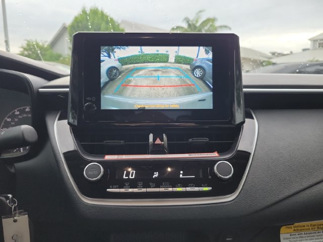 Used 2025 Toyota Corolla LE FWD image 20