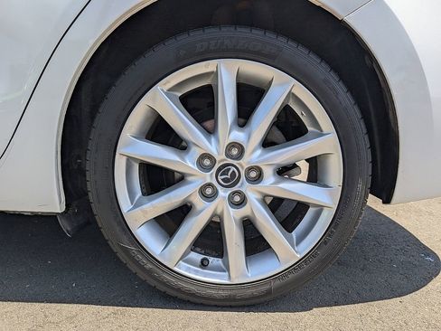 Used 2017 MAZDA MAZDA3 Touring FWD image 10