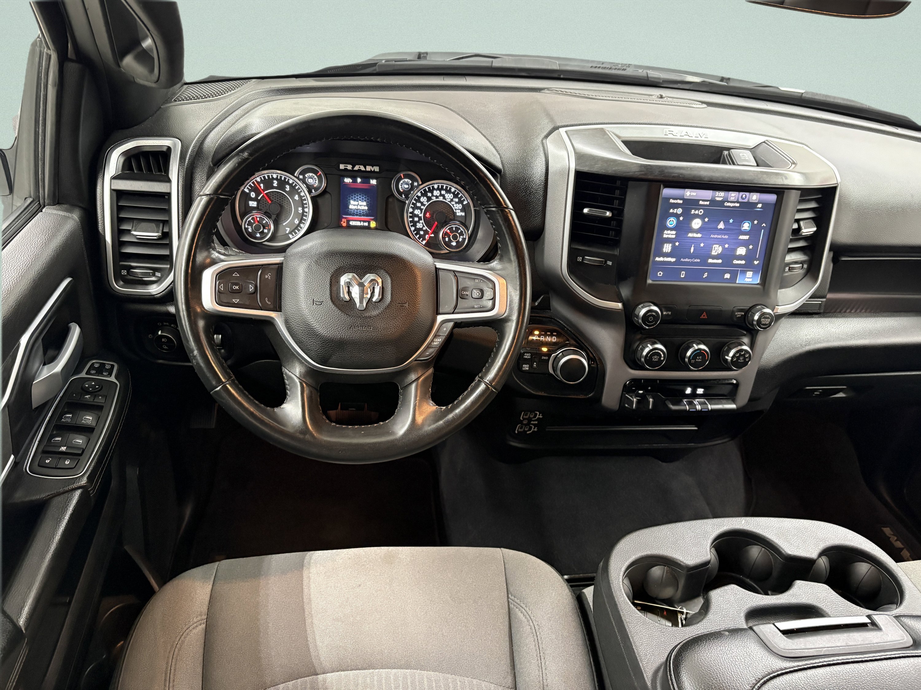 Used 2024 RAM 2500 Big Horn AWD/4WD image 10