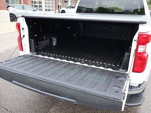 Used 2021 Chevrolet Silverado 1500 LT AWD/4WD image 33