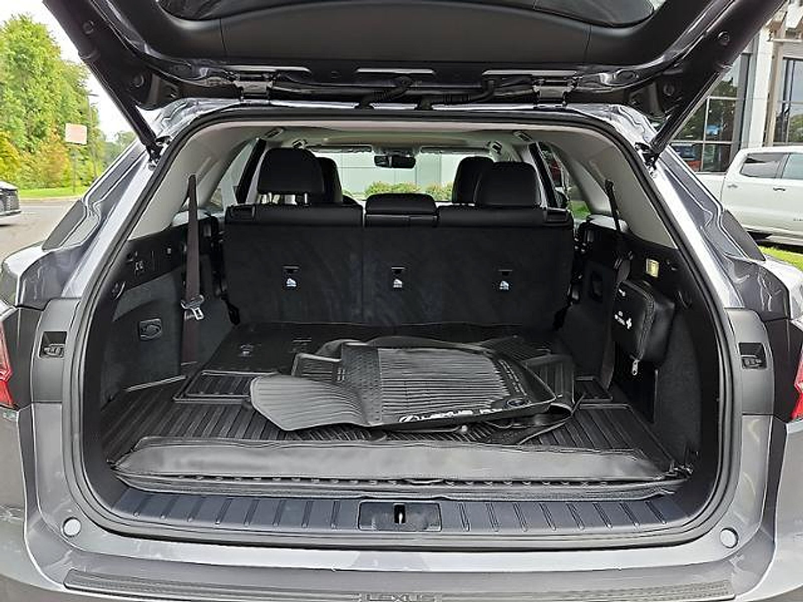 Used 2020 Lexus RX 350L Premium w/ Premium Package AWD/4WD image 30