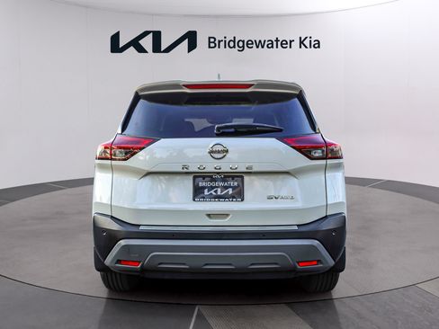 Used 2021 Nissan Rogue SV w/ Premium Package AWD/4WD image 5