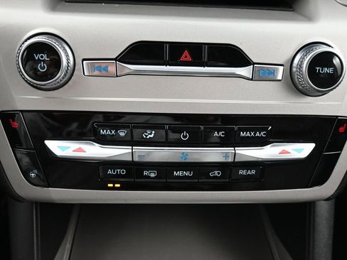 Used 2023 Ford Explorer XLT w/ Equipment Group 202A image 14