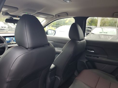 New 2026 Nissan Kicks SR image 12