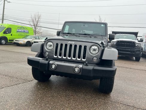 Certified 2018 Jeep Wrangler Sahara w/ Connectivity Group image 7
