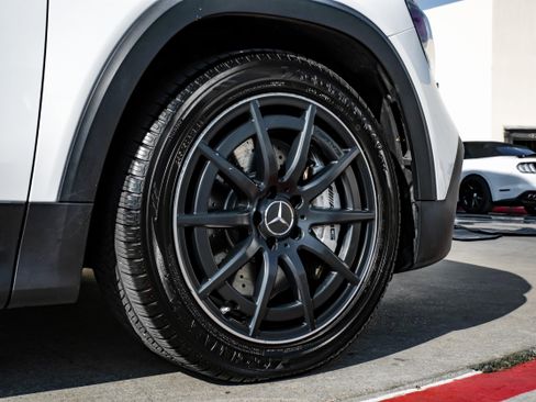 Used 2021 Mercedes-Benz GLB 35 AMG GLB 35 AMG image 45