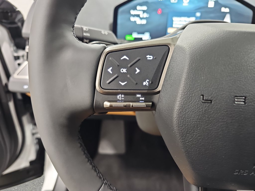 Used 2026 Lexus ES 500e w/ Convenience Package AWD/4WD image 19