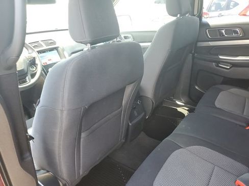 Used 2019 Ford Explorer XLT w/ Equipment Group 201A AWD/4WD image 28