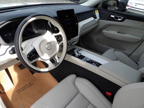 New 2026 Volvo XC60 B5 Ultra w/ Protection Package Premier AWD/4WD image 15