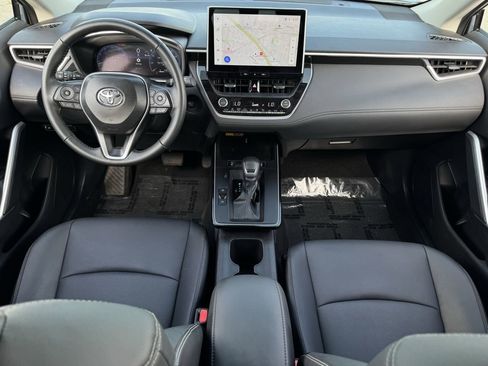 Used 2026 Toyota Corolla Cross XLE w/ Convenience Package FWD image 10