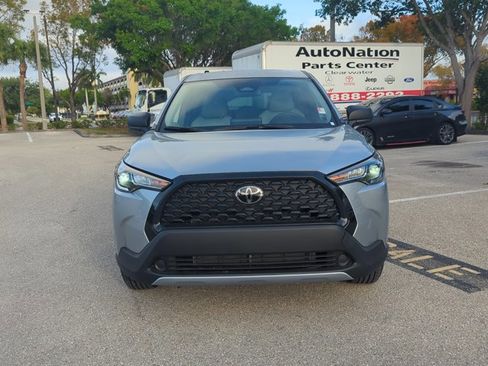 Used 2025 Toyota Corolla Cross L image 2