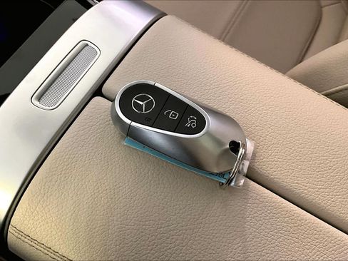 Used 2024 Mercedes-Benz C 300 4MATIC Sedan image 15