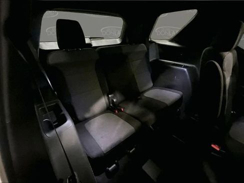 Used 2023 Chevrolet Traverse LT image 34