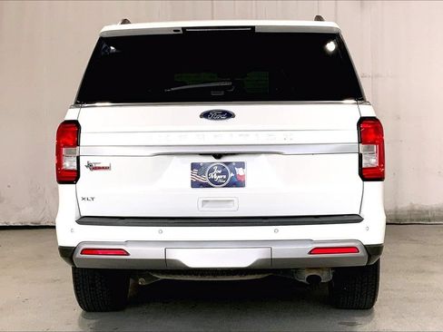 Used 2022 Ford Expedition XLT RWD image 3