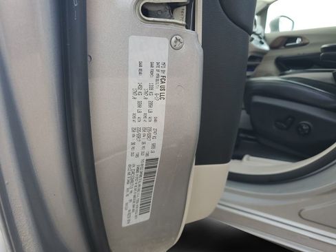 Used 2017 Chrysler Pacifica Touring-L Plus FWD image 27