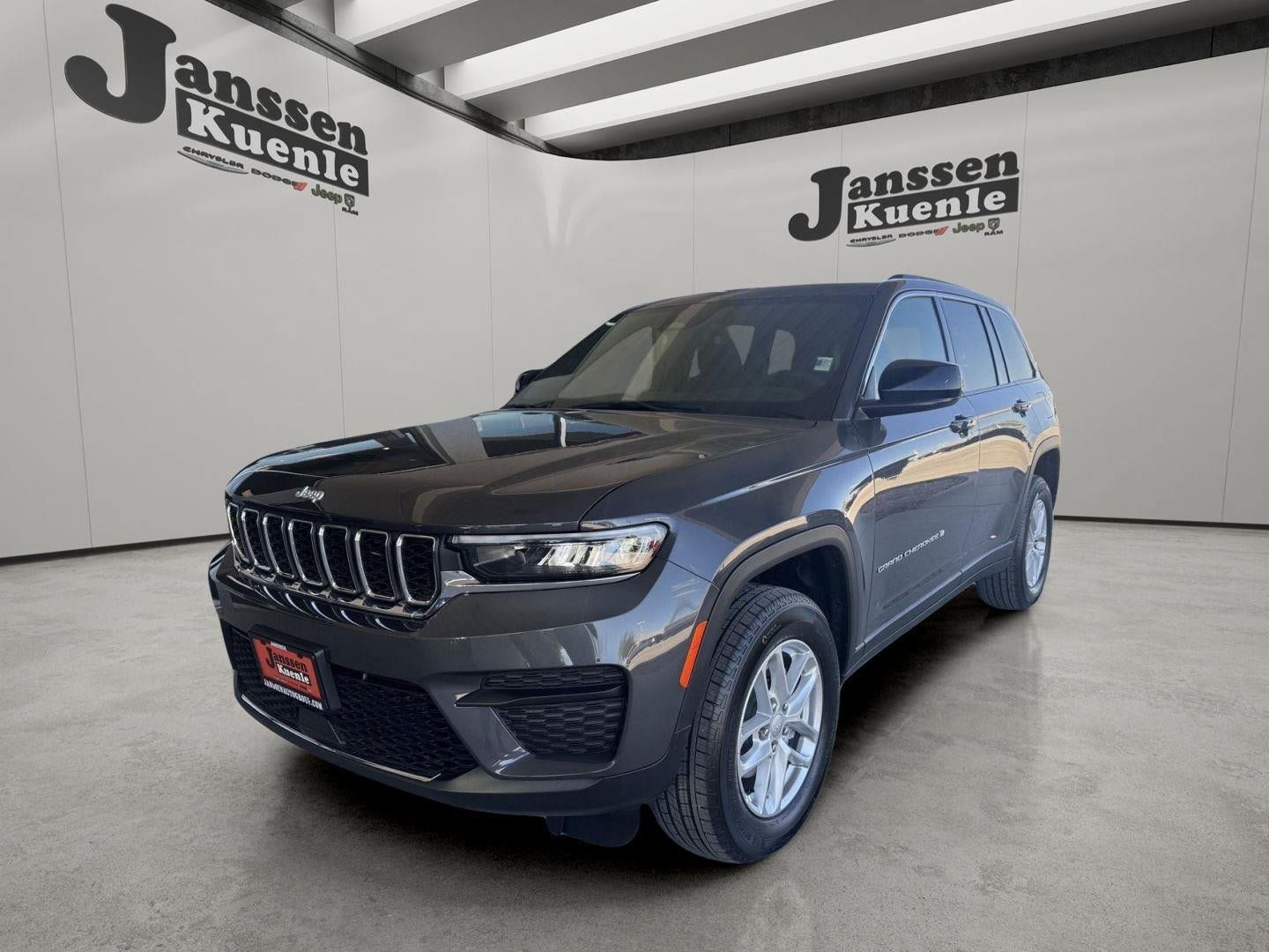 New 2026 Jeep Grand Cherokee Laredo X AWD/4WD image 5