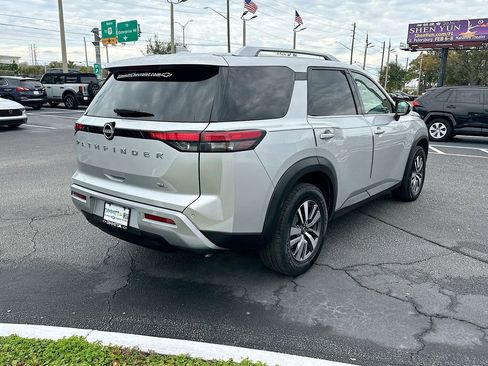 Used 2023 Nissan Pathfinder SL image 6